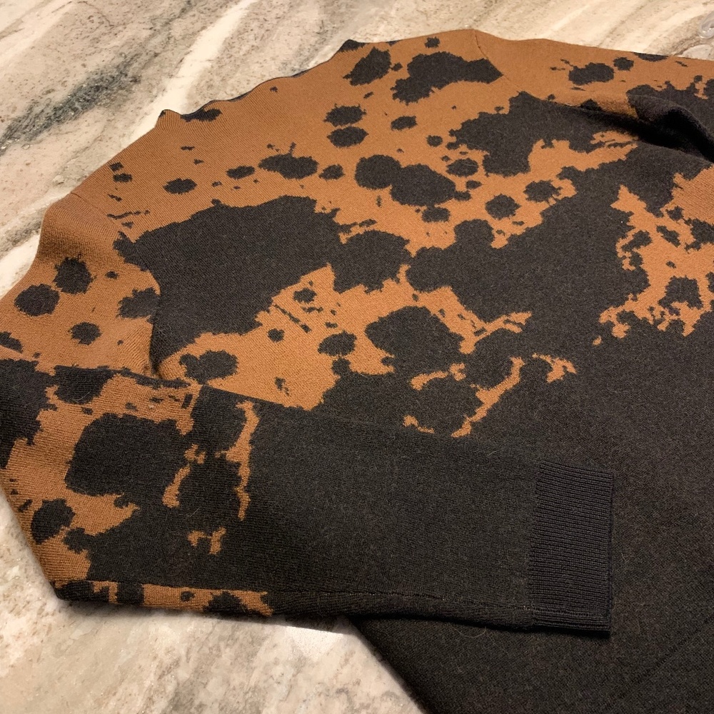 Burberry – Soft Wool Black and Brown Patterned Sweater Sz L. Excellent condition